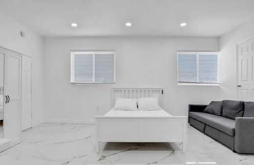 St. Augustine South Casa | Sophisticated dog-friendly home with pool, large enclosed yard, washer/dryer, AC