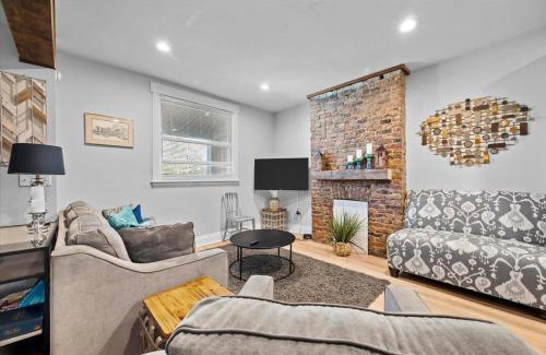 Mount Washington Casa | Sophisticated Elegance in Pghs Most Scenic Locale
