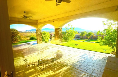 Foothills Casa | Sophisticated luxury Paradise-Resort,Spectacular Strip & Mountain View’s, Pool.!