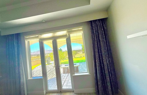 Foothills Casa | Sophisticated luxury Paradise-Resort,Spectacular Strip & Mountain View’s, Pool.!