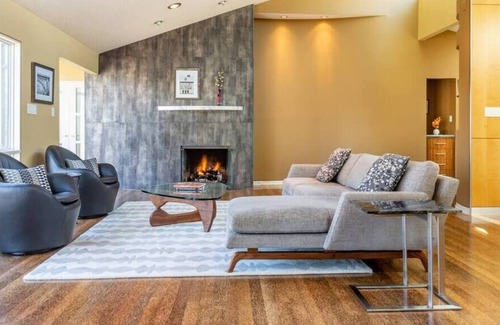 Dumbarton Casa | Sophisticated Private Retreat, HotTub/Biking/Walking Trails/Kayaking,