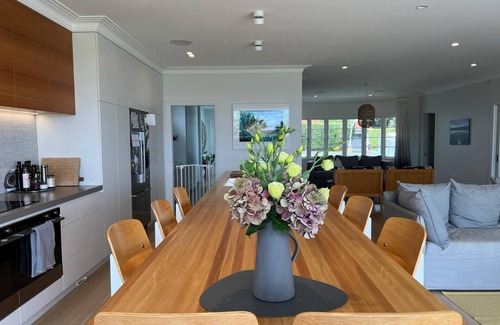 Orakei Casa | Sophisticated Splendor