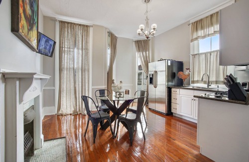 Esplanade Ridge Apartamento | Sophisticated Styled Apartment 20% Monthly Rates