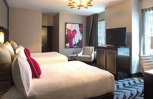 Downtown Chicago Hotel | Sophisticated Urban Escape, 4 Cozy Units, Near Water Tower Chicago!