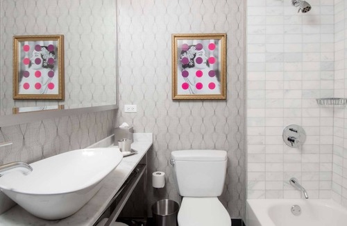 Downtown Chicago Hotel | Sophisticated Urban Escape, 4 Cozy Units, Near Water Tower Chicago!