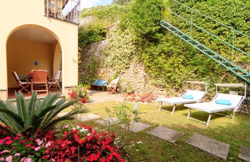Schiazzano Casa | Sorrento Villa with garden see view