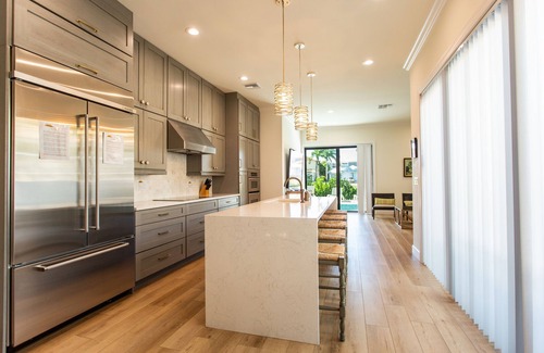 Naples Park Casa | Sorrento Luxury Vacation Home: Expansive 5-Bedroom, 4.5-Bath Retreat with Private Pool, Hot Tub, and Pet-Friendly Accommodations – Just a Short Walk from Stunning Vanderbilt Beach