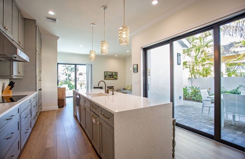 Naples Park Casa | Sorrento Luxury Vacation Home: Expansive 5-Bedroom, 4.5-Bath Retreat with Private Pool, Hot Tub, and Pet-Friendly Accommodations – Just a Short Walk from Stunning Vanderbilt Beach