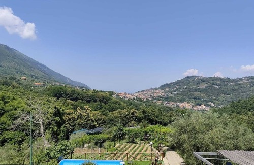 Pimonte Casa | Sorrento room, room with private bathroom, 20 Min from Pompeii, 40 from Sorrento and Amalfi