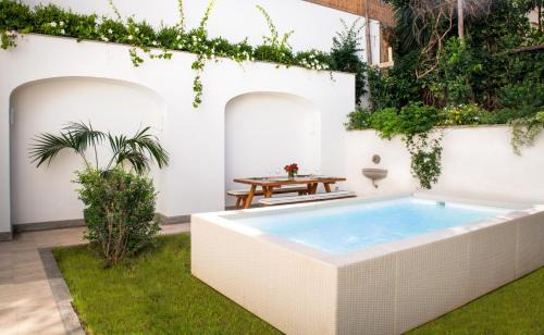 Sant'Agnello Apartamento | SorrentoVibes - Luxury Apartment with Garden and Pool