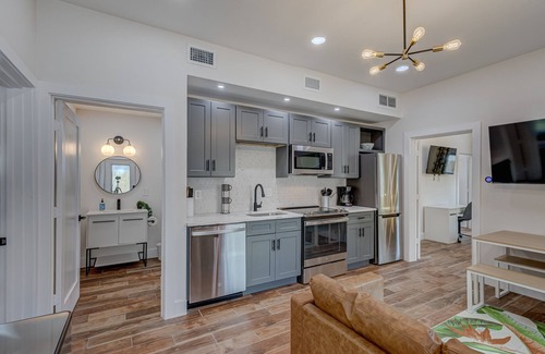 Parker Ridge Casa | SoSo Orchid Cottage - Cozy, Tropical Guest House