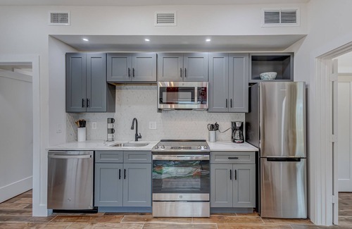 Parker Ridge Casa | SoSo Orchid Cottage - Cozy, Tropical Guest House