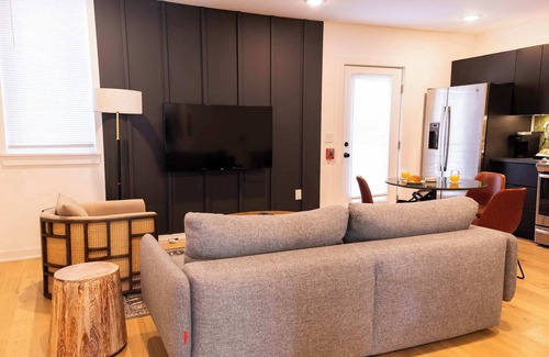 Fishtown Apartamento | Sosuite | 1BR Apt w Patio, W/D, Sofabed