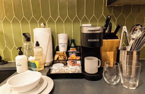 Fishtown Apartamento | Sosuite | 1BR Apt w Patio, W/D, Sofabed