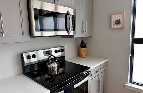 Old City Apartamento | Sosuite 1BR Apt w W D Shared Roofdeck