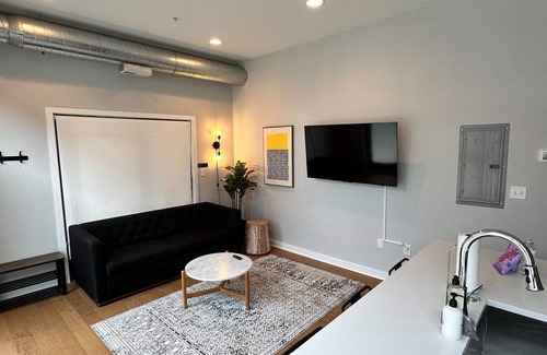 Old City Apartamento | Sosuite 1BR Apt w W D Shared Roofdeck