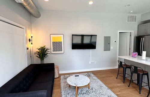 Old City Apartamento | Sosuite 1BR Apt w W D Shared Roofdeck