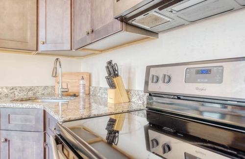 West Poplar Apartamento | Sosuite 1BR Penthouse w W D Gym On-site Bar