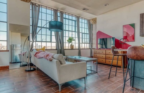 West Poplar Apartamento | Sosuite 2BR Penthouse w Balcony W D Gym