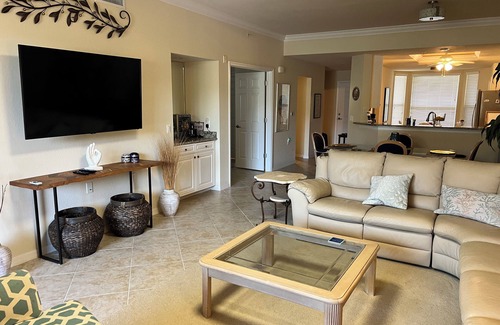 Naples Condominio | Premium planta baja Véranda unidad final 2br + Den. 6 personas