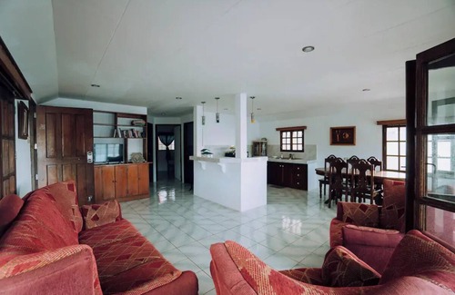 Puerto Princesa Casa | Soul Shine Beach House, entire house 3 bedrooms total with sapcious living areas