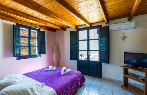Kamari Hotel | Soulis Hotel