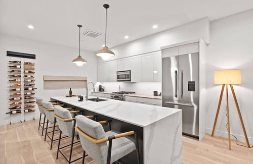 Arts District Casa | Soulshine Penthouse w/ Exclusive Resort Access!