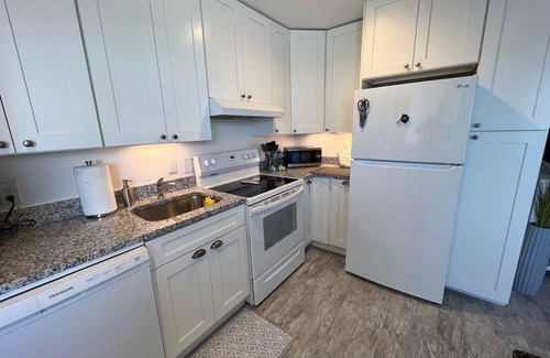 Bolongo Bay Condominio | Sound of the Sea - A tranquil oceanfront condo!