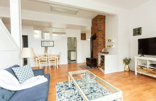 Mukilteo Casa | Sound View Living - Guest House - 2 Bedrooms