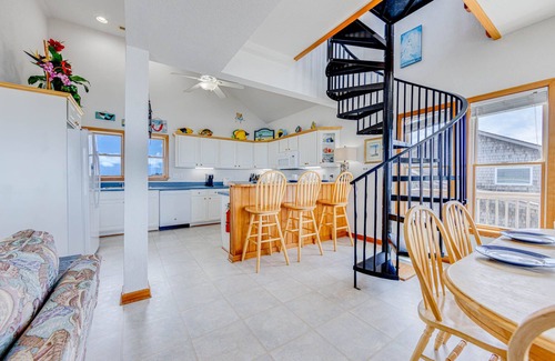 Brigands' Bay Casa | Soundfront Dog Friendly Home with Hot Tub, Game Room, and More!