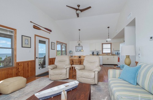 Colington Harbour Casa | Sounds Good | Soundfront | Colington Harbour | Kill Devil Hills | Sleeps 8