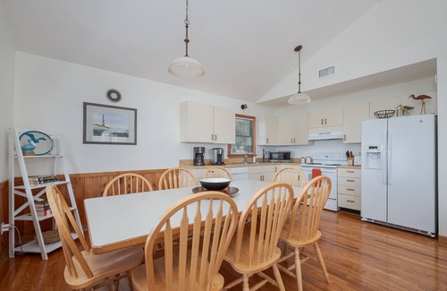 Colington Harbour Casa | Sounds Good | Soundfront | Colington Harbour | Kill Devil Hills | Sleeps 8