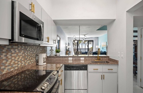 Humacao Casa | Sounds of the waves Luxury Villa 31 yards from Beach remodeled w 24 hr security