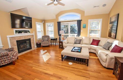 Corolla Light Casa | Soundside, Pool, Hot Tub! 524, How Sweet the Sound