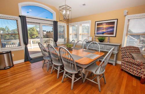 Corolla Light Casa | Soundside, Pool, Hot Tub! 524, How Sweet the Sound