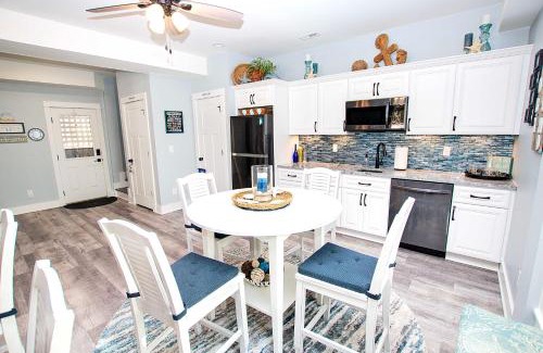 Corolla Light Casa | Soundside, Private Pool, Hot Tub, Comm Amenities! 580, A Wave From it All