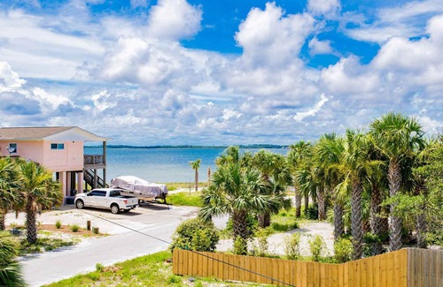 Villa Segunda Casa | Soundside - Stunning Gulf Views, Steps to Beach!