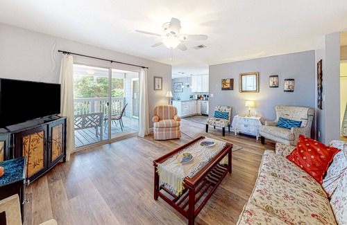 Gulf Breeze Casa | Soundside Vibes | House in Gulf Breeze with a pool, firepit, and beach access
