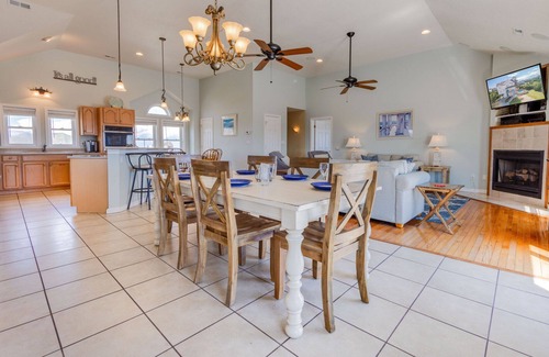 Wind Over Waves Casa | Soundview Dog Friendly w/ Pool, Hot Tub, Cargo Lift, Boat and Windsports Access