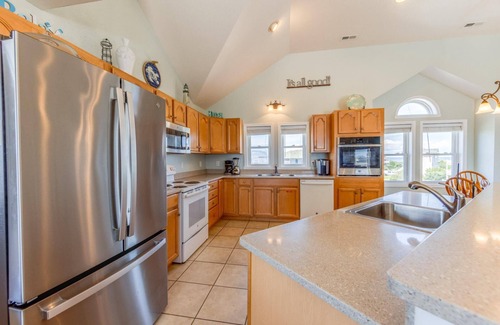 Wind Over Waves Casa | Soundview Dog Friendly w/ Pool, Hot Tub, Cargo Lift, Boat and Windsports Access
