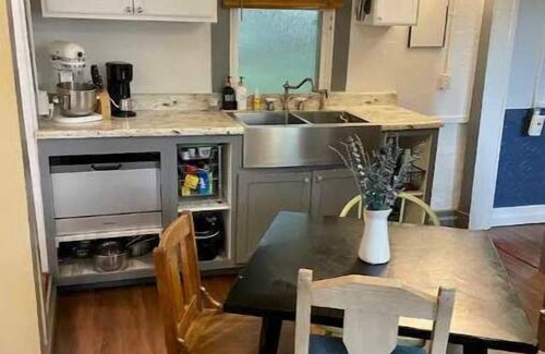 Harrison Casa | South Avenue Cottage