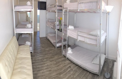 West Avenue Hotel | APARTAMENTO EN LA PLAYA DEL SUR DE LA PLAYA: JACUZZI / BBQ - ¡PASE A TODO!