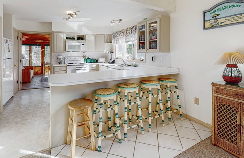 South Bethany Harbor Casa | South Bethany canal-front house w/ grill, boat dock, and outdoor shower