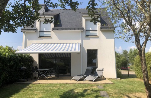Arradon Casa | El sur de Bretaña, cerca de Vannes, hermosa morada enteramente nueva, frente al mar y la tranquilidad.