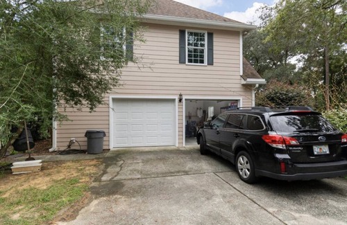 Beaufort Casa | South Carolina Comfort! Lake golf view. Very private and quiet.