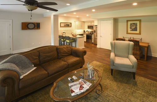 University Hills Casa | South Carolina & Florida Game Openings! Walking Distance 0.8 Miles To Stadium!