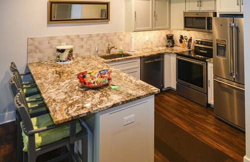 University Hills Casa | South Carolina & Florida Game Openings! Walking Distance 0.8 Miles To Stadium!