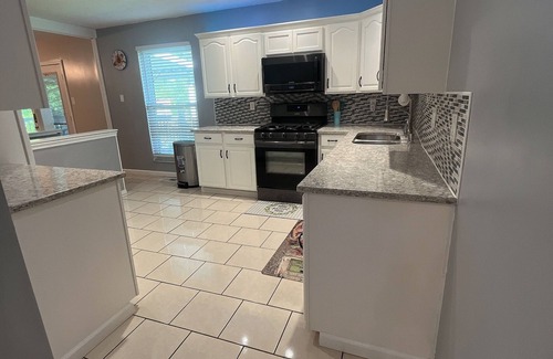 Mehlville Casa | South County ranch house walking distance to Grant Trail