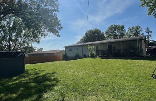 Mehlville Casa | South County ranch house walking distance to Grant Trail