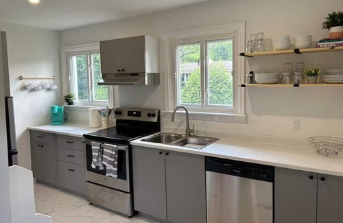 Sudbury Casa | South End Bungalow - 5 full bedrooms